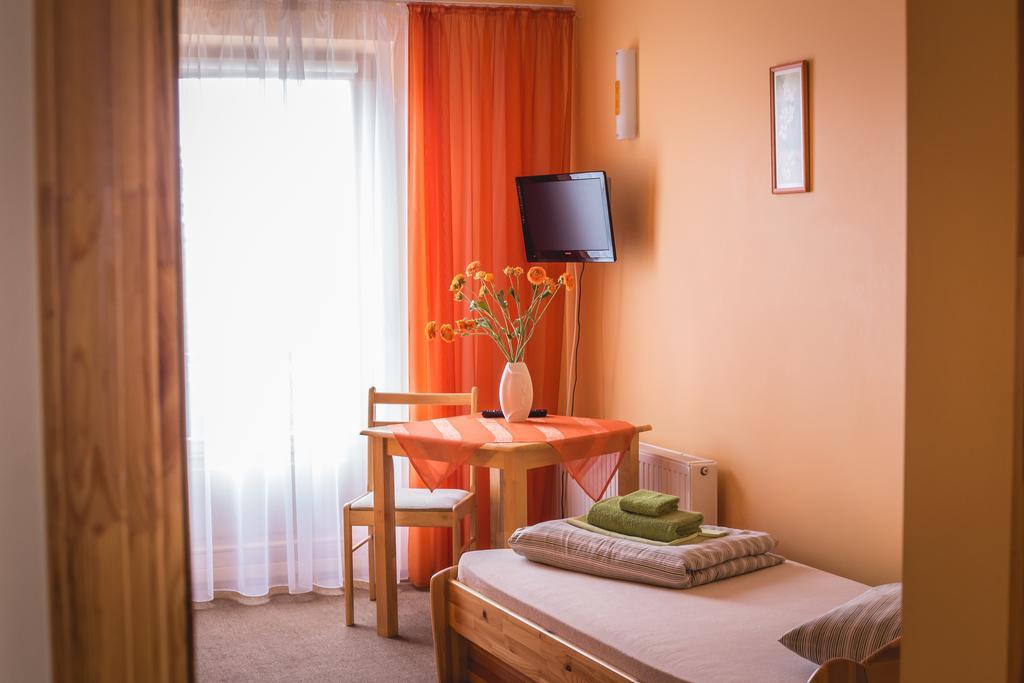 Viesu Maja Janis Hotel Madona Kültér fotó