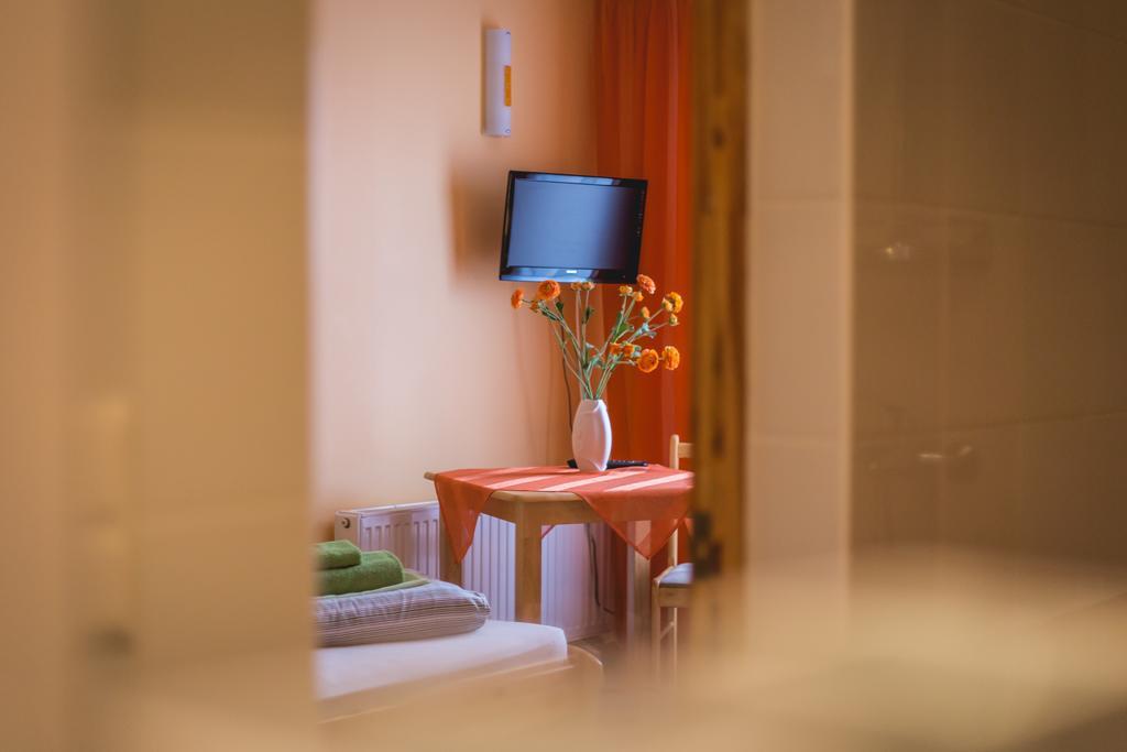 Viesu Maja Janis Hotel Madona Kültér fotó