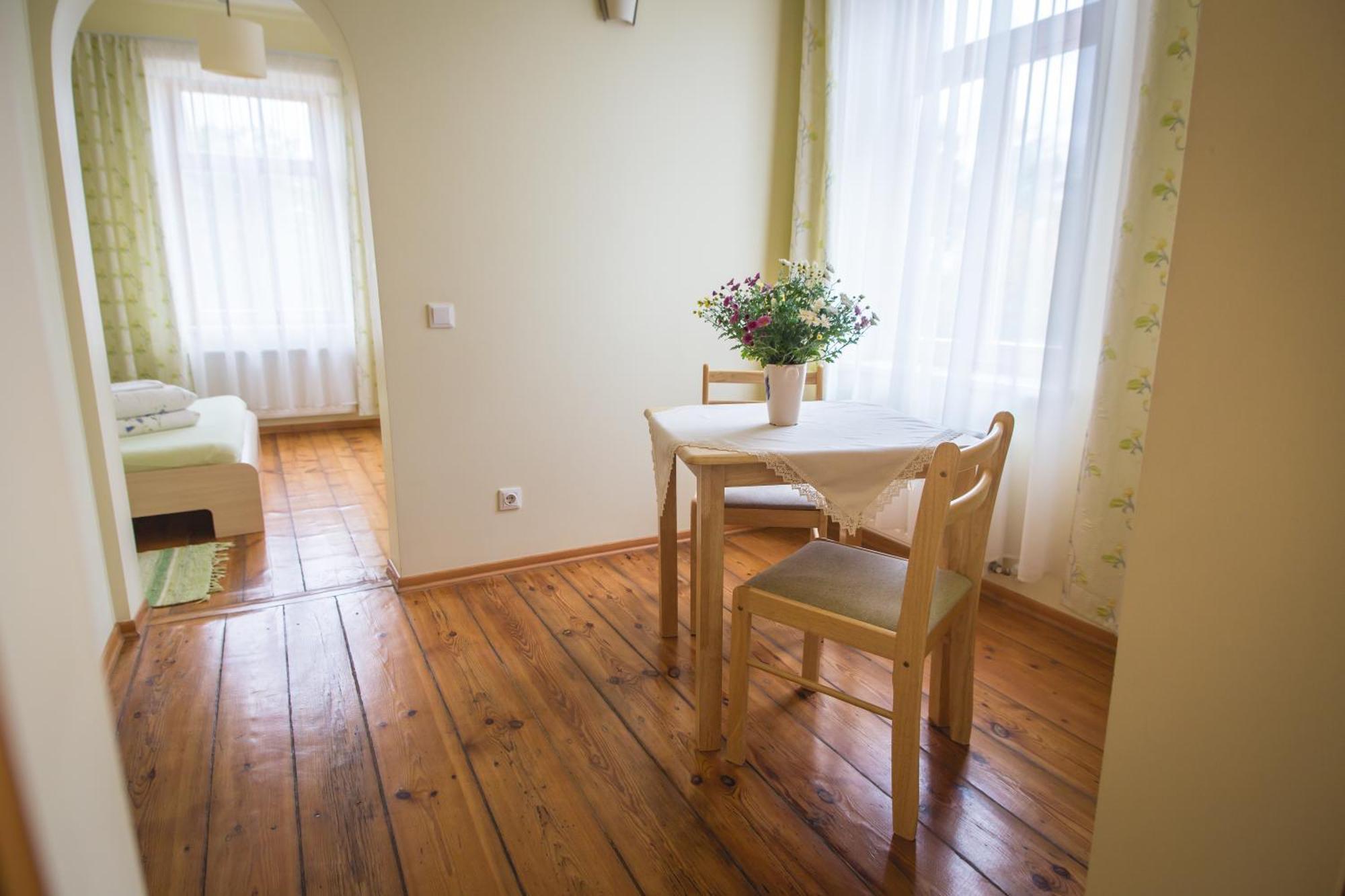 Viesu Maja Janis Hotel Madona Kültér fotó